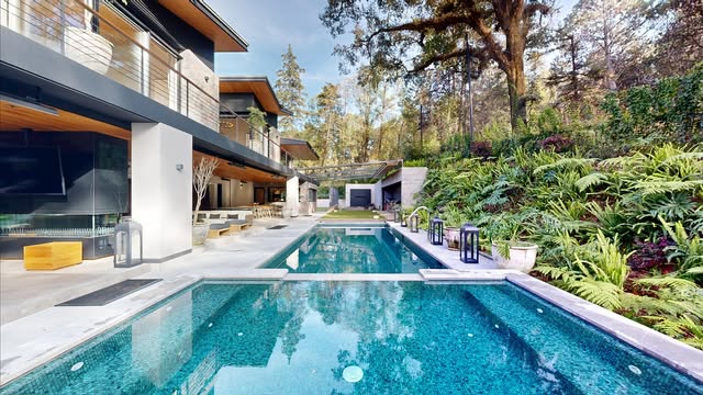 Casa Escondida | Alberca | Fotografías profesionales y
Highlights 📷 Proyecto realizado con tecnología de captura 3D de V2 | RET. Explora nuestros servicios y calcula la inversión de tu proyecto en nuestra web. 🎥🏡

@v2realestate.technology

The NextGen Real Estate

#realestate #arquitectura #architecture #realestateagent #nextgen #technology #3dscanning #diseño #diseñointeriores #casasmodernas #houses #architecturelover #photographer
